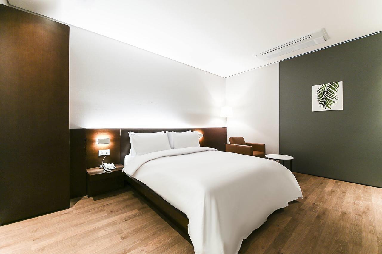 Golden River Hotel Gwangmyeong Buitenkant foto