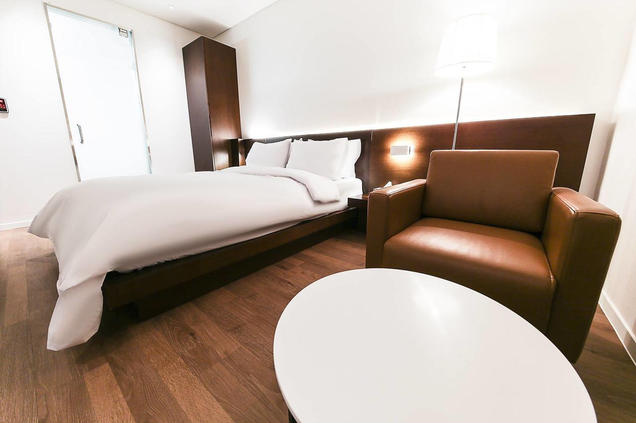 Golden River Hotel Gwangmyeong Buitenkant foto